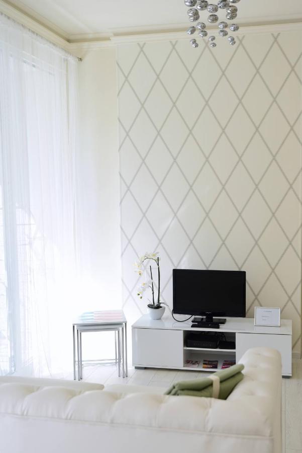 Cloe Apartment